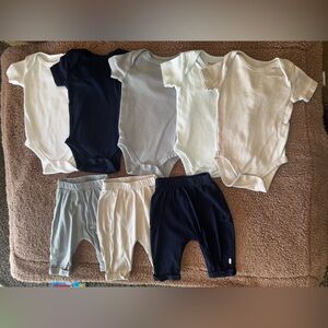 Burt's Bees Baby organic Bodysuits and pants set